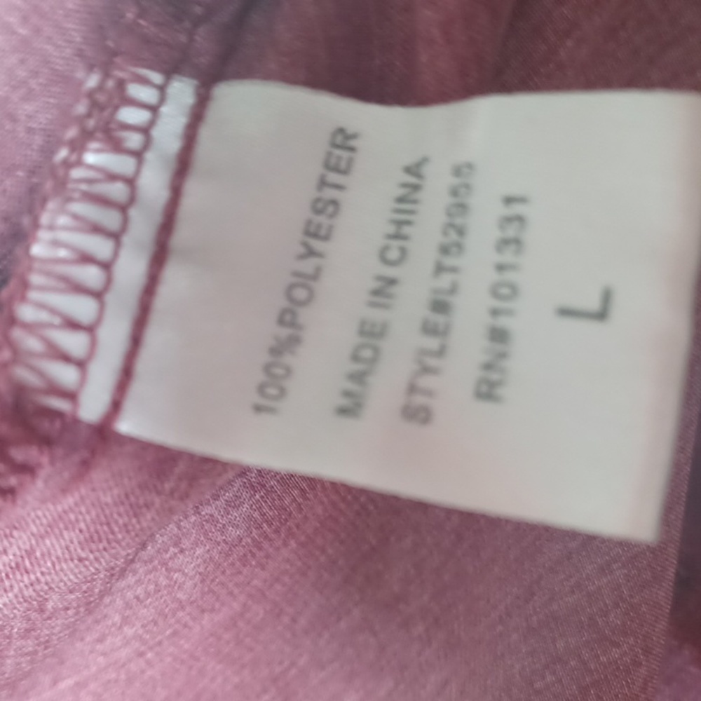 CHARLOTTE RUSSE TOP SIZE L IN A BEAUTIFUL BURGUNDY AND SILVER FLORAL DESIGN - Picture 8 of 8